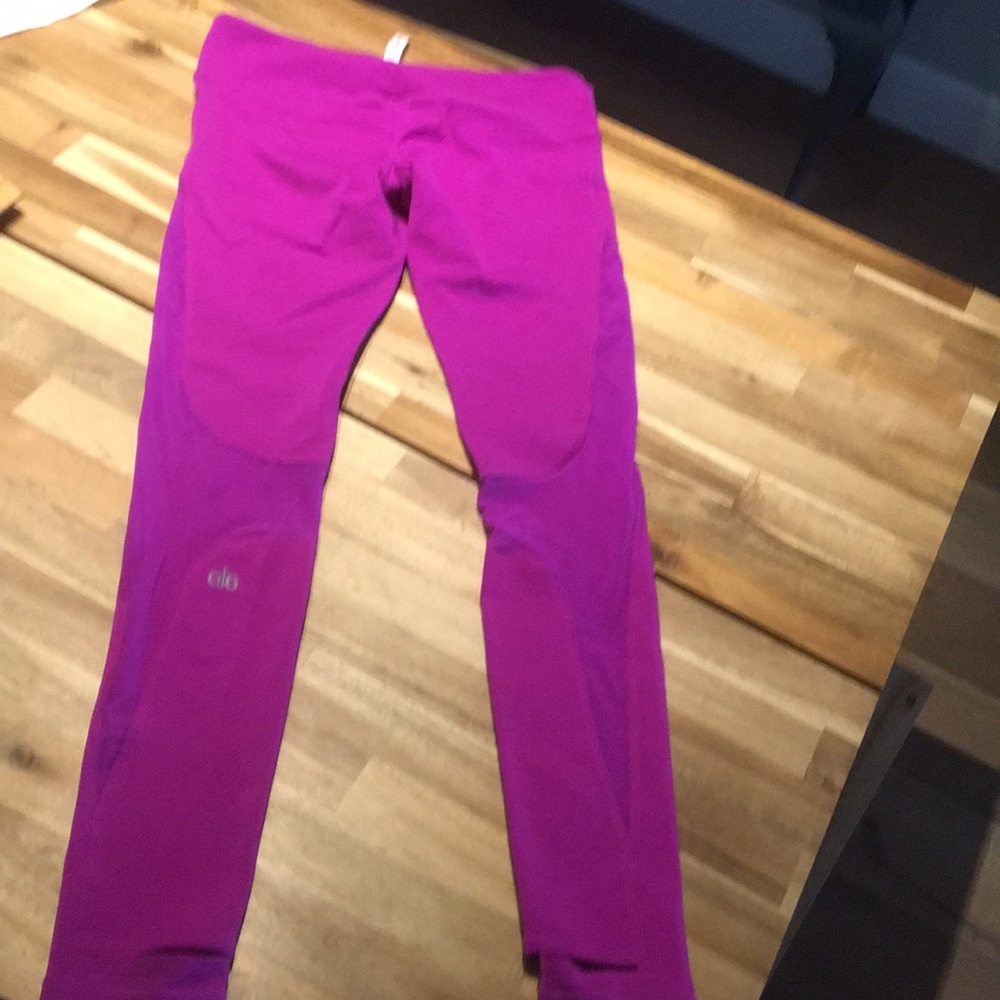 Alo Yoga Coast stirrup leggings, berry/purple